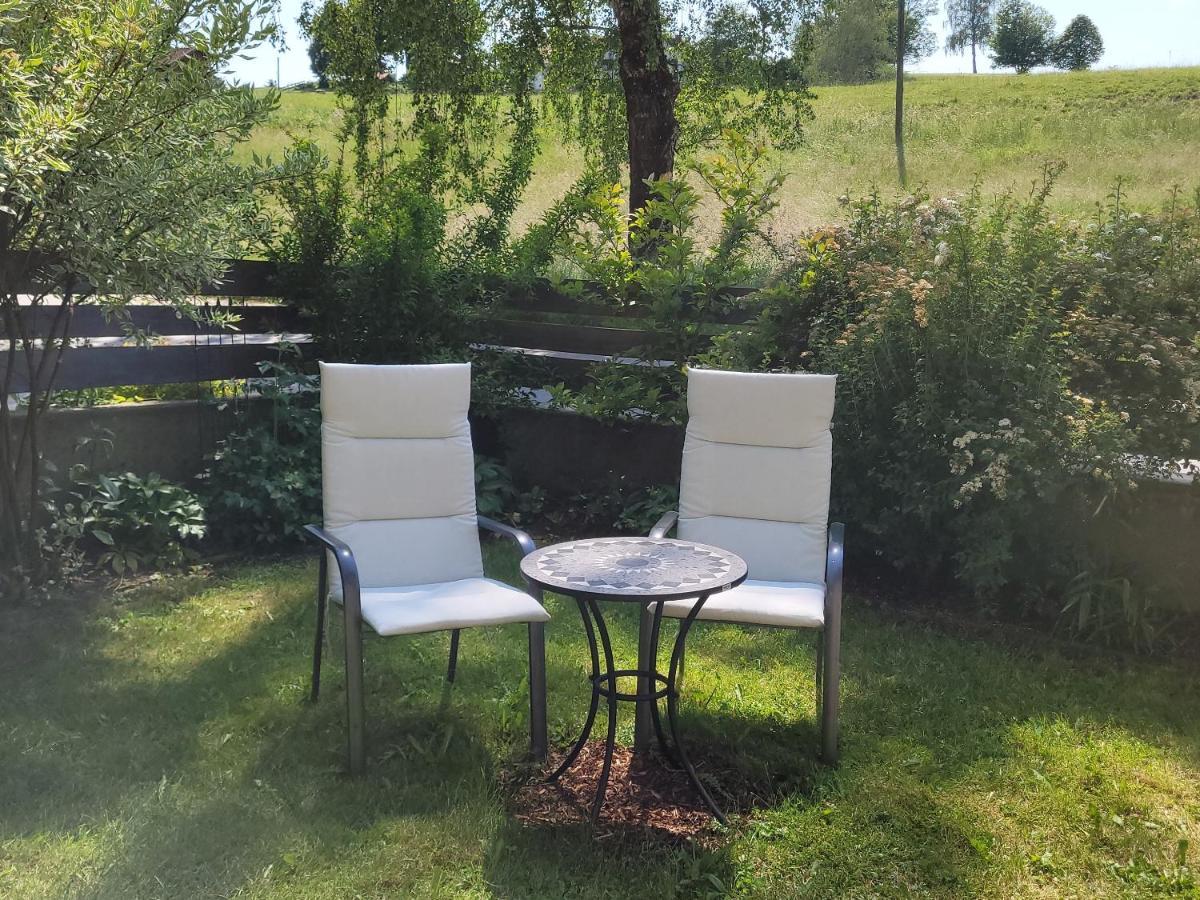 I24Rooms - Gaestezimmer Mit Eigenem Garten Legau المظهر الخارجي الصورة